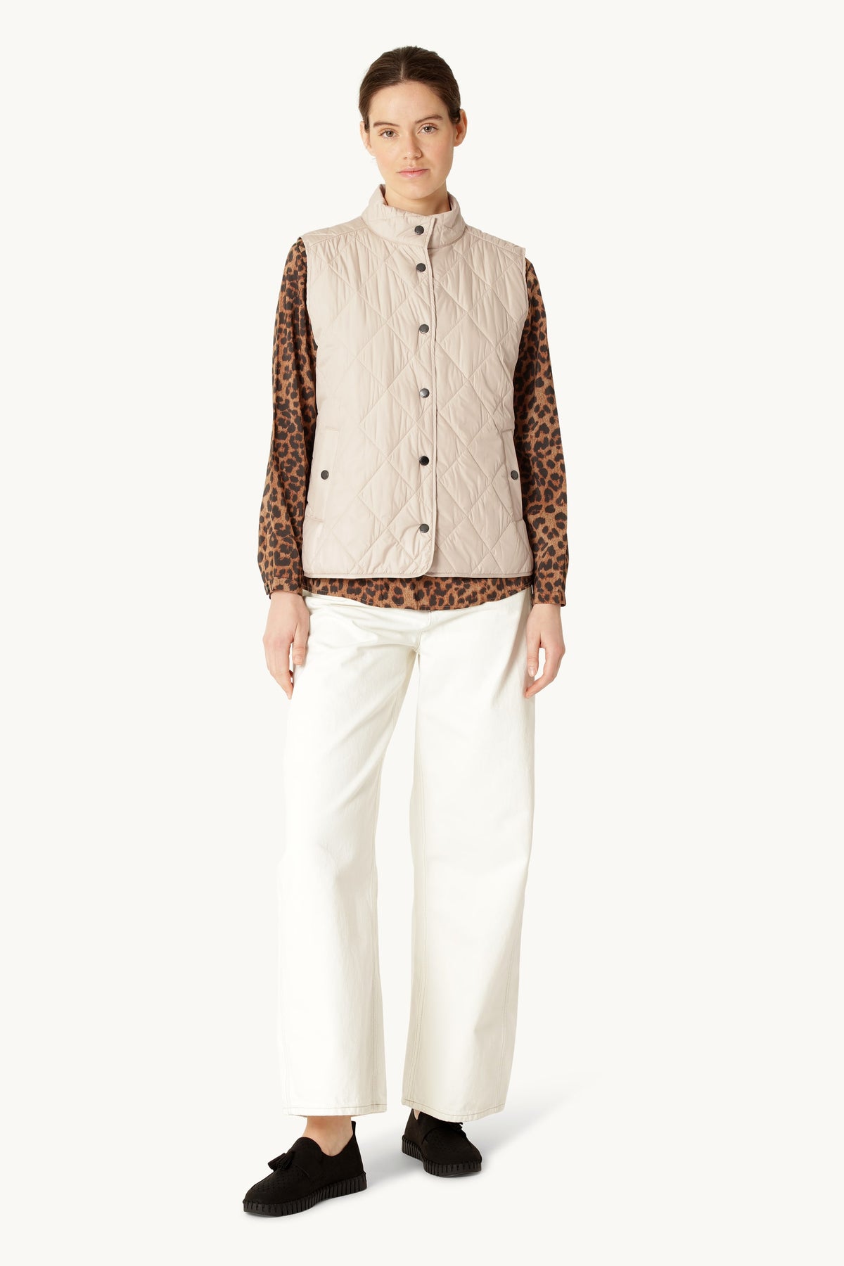 Short Quilted Vest with Press Buttons - Light Camel