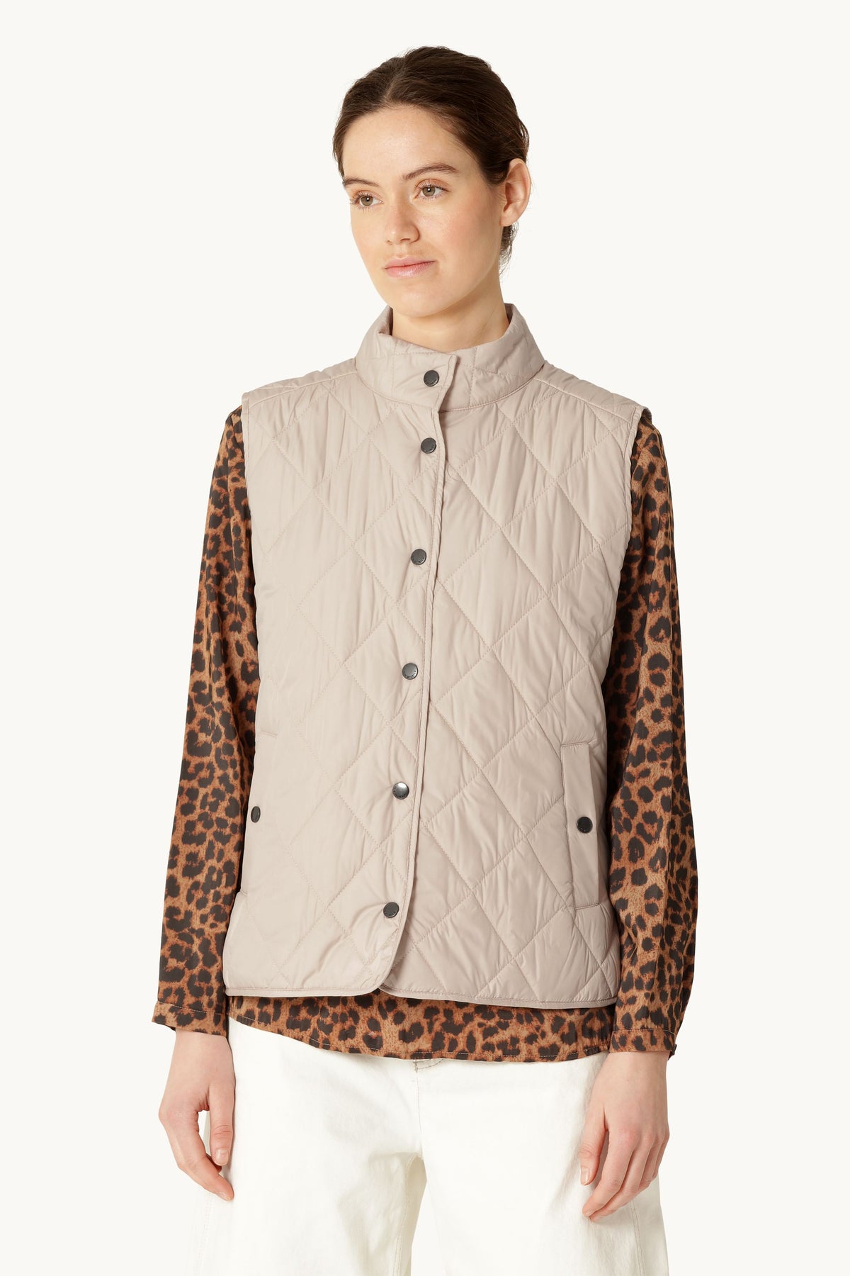 Short Quilted Vest with Press Buttons - Light Camel