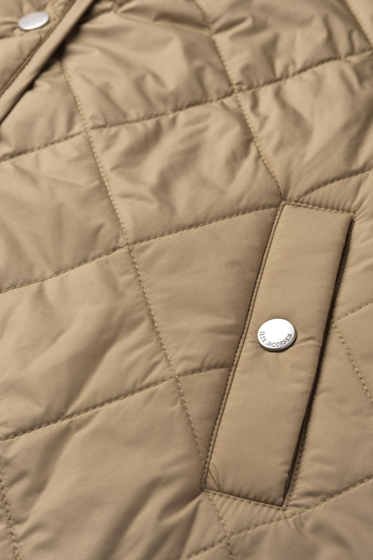 Short Quilted Vest with Press Buttons - Sepia Tint