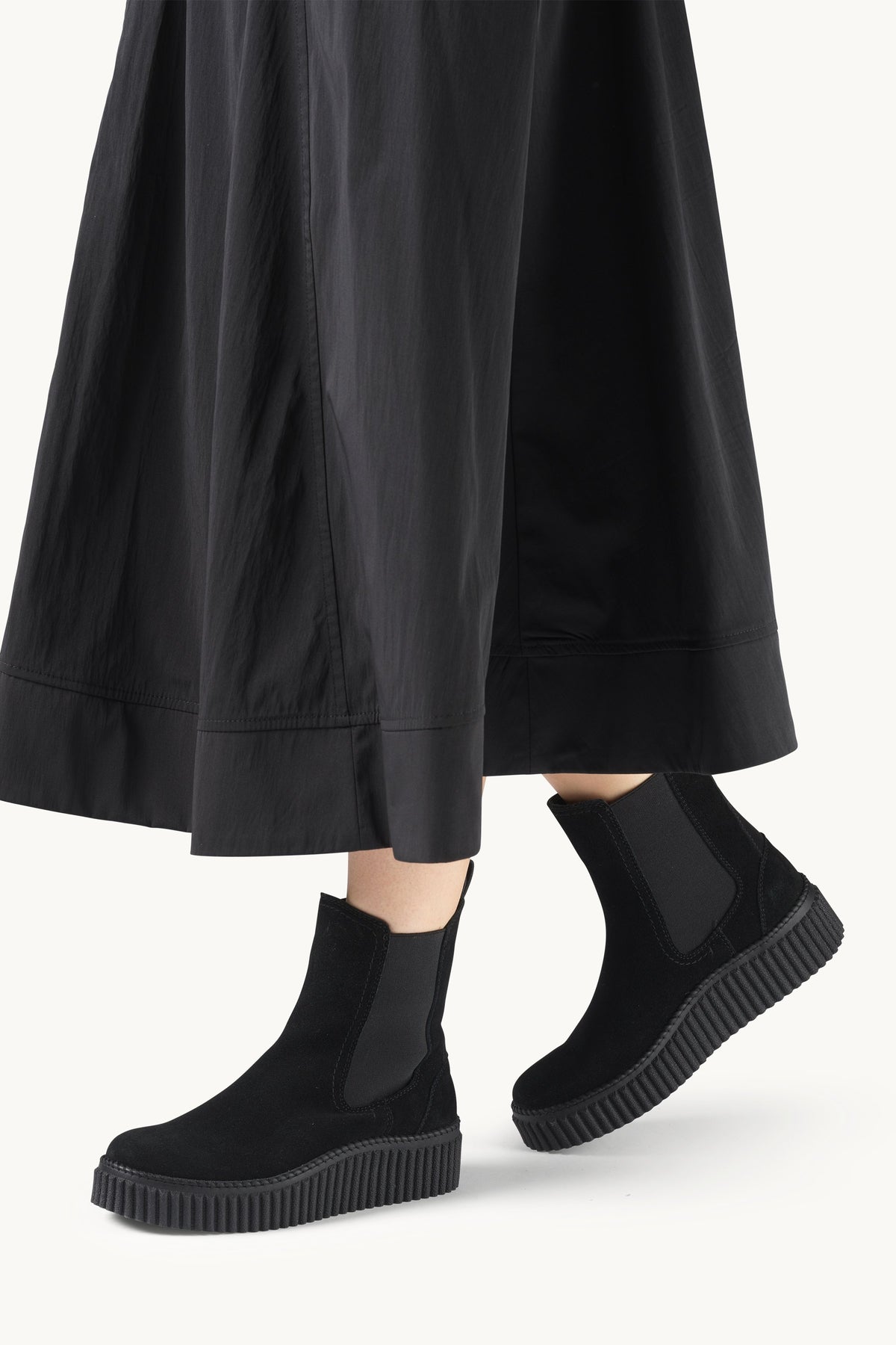 Suede Chelsea Boots - Black Black