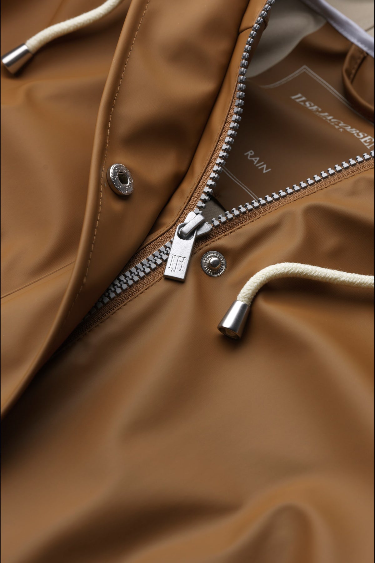 Short Raincoat with Hood - Toffee