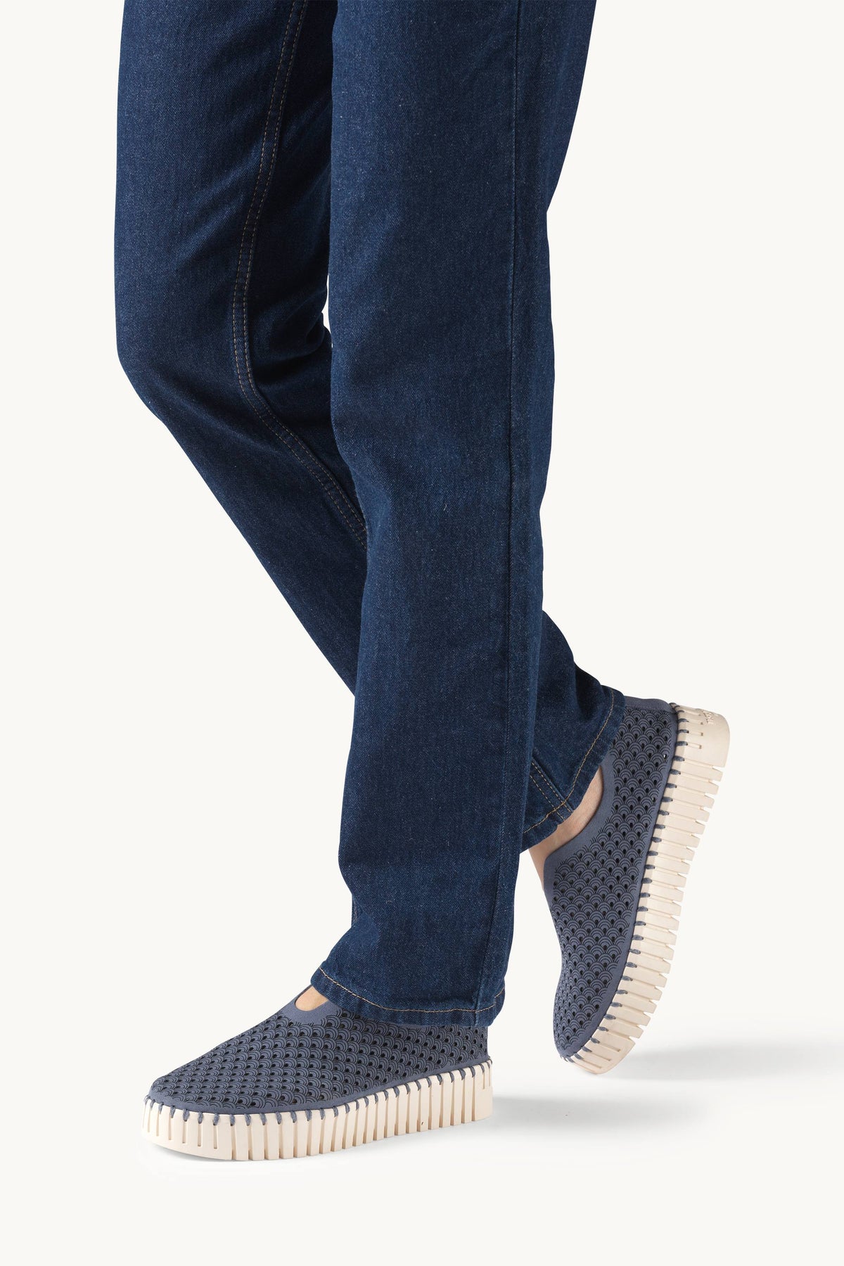 Laser-cut Slip-on Shoes on Platform Sole - Ombre Blue Pearled Ivory