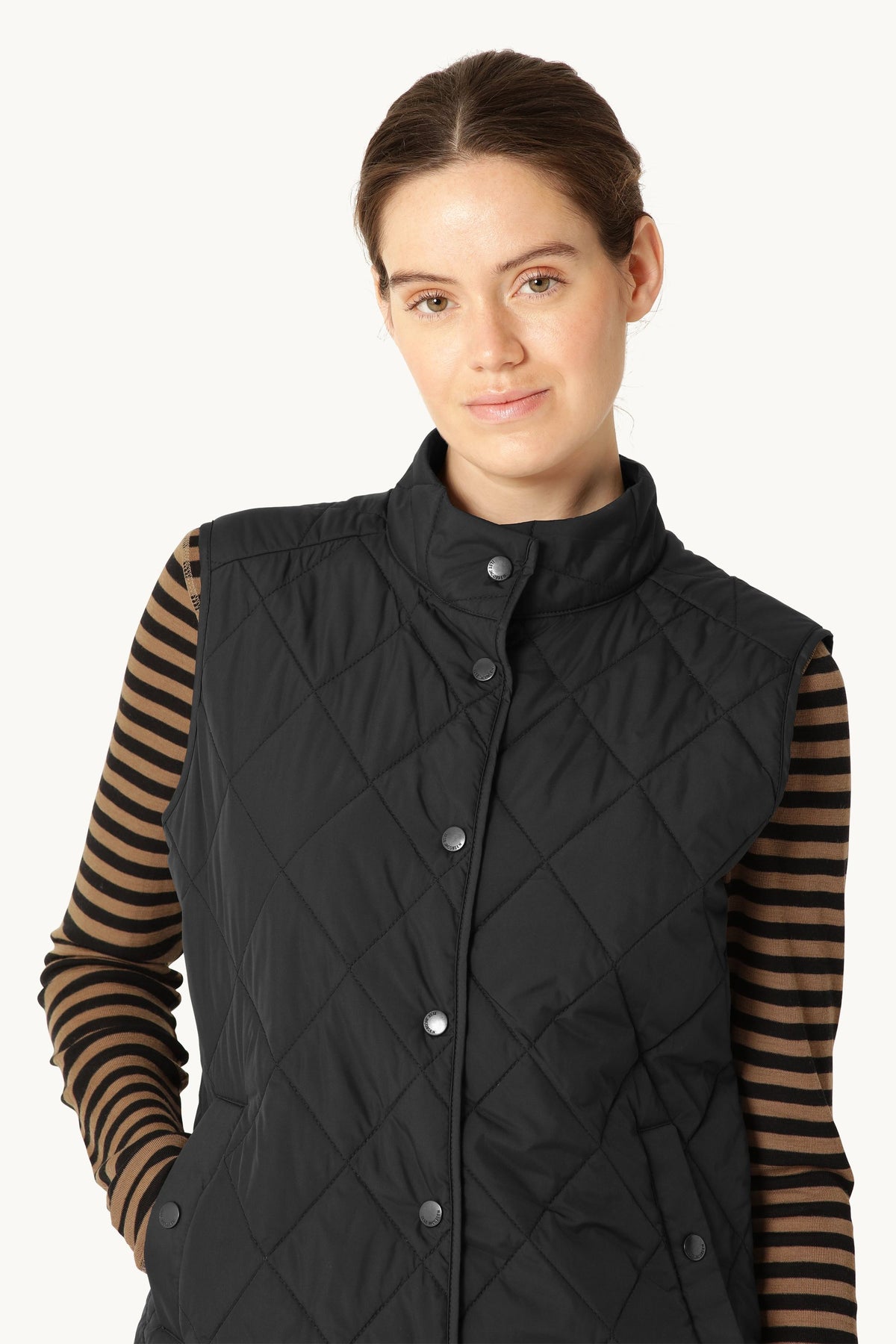 Short Quilted Vest with Press Buttons - Black
