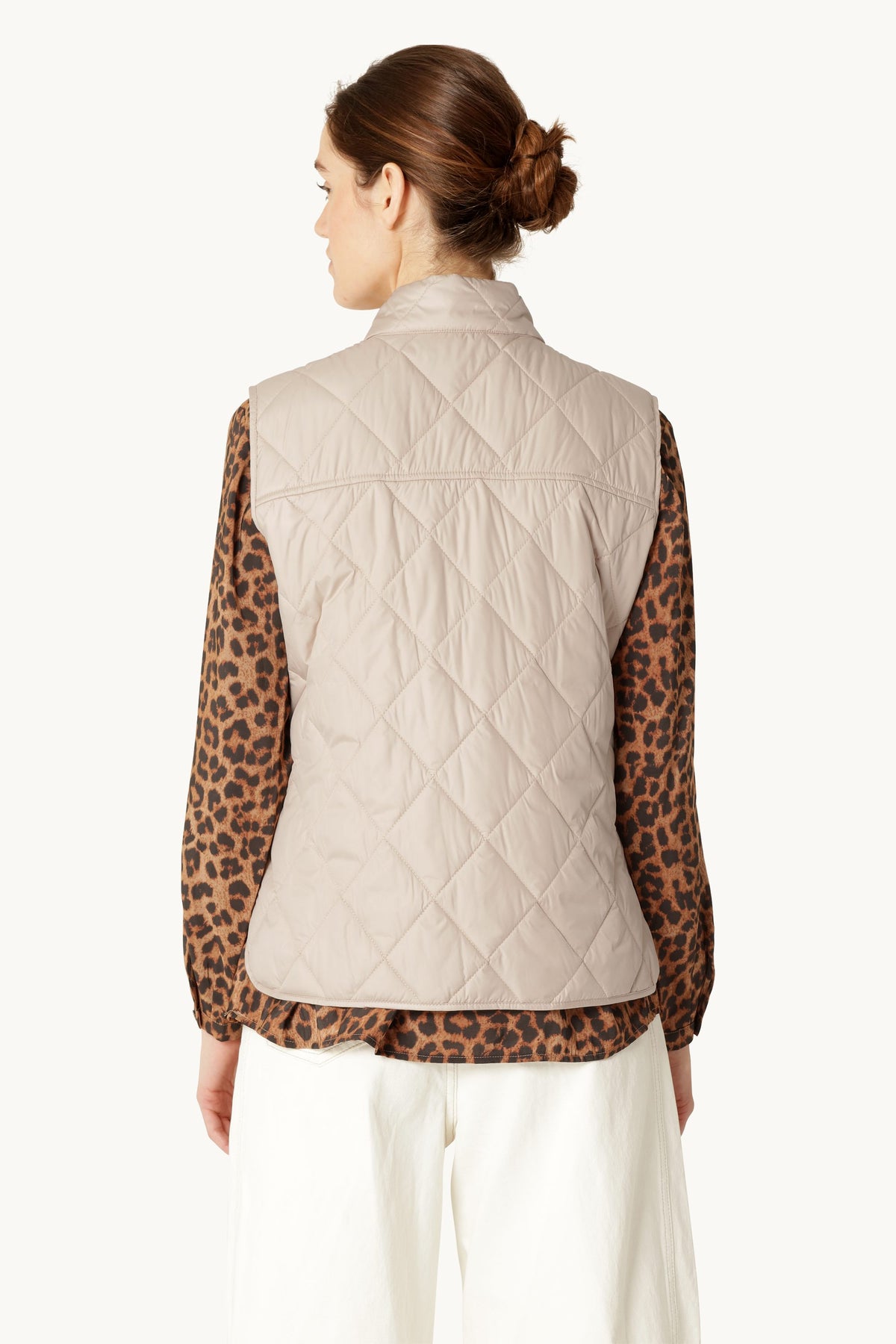 Short Quilted Vest with Press Buttons - Light Camel