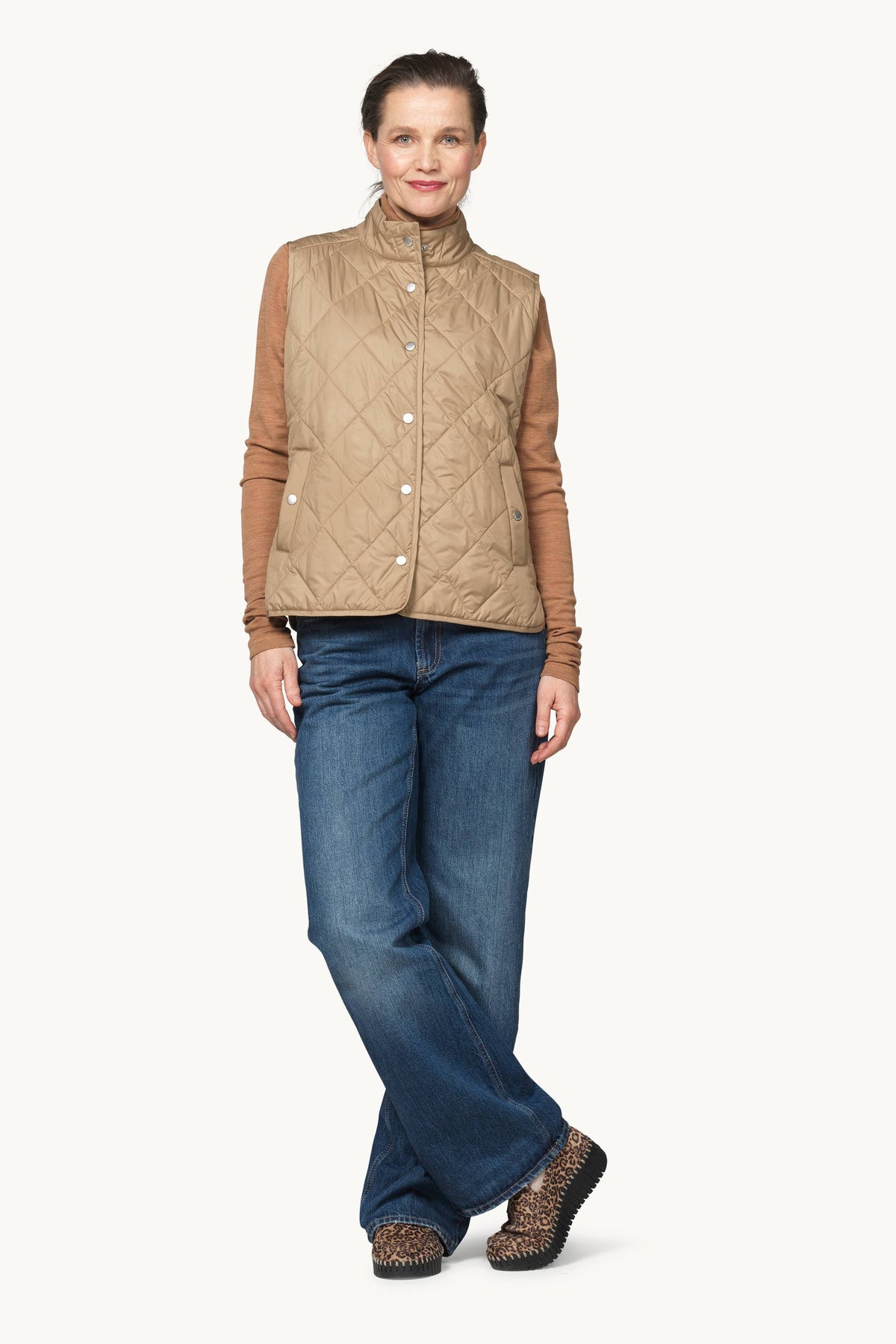 Short Quilted Vest with Press Buttons - Sepia Tint