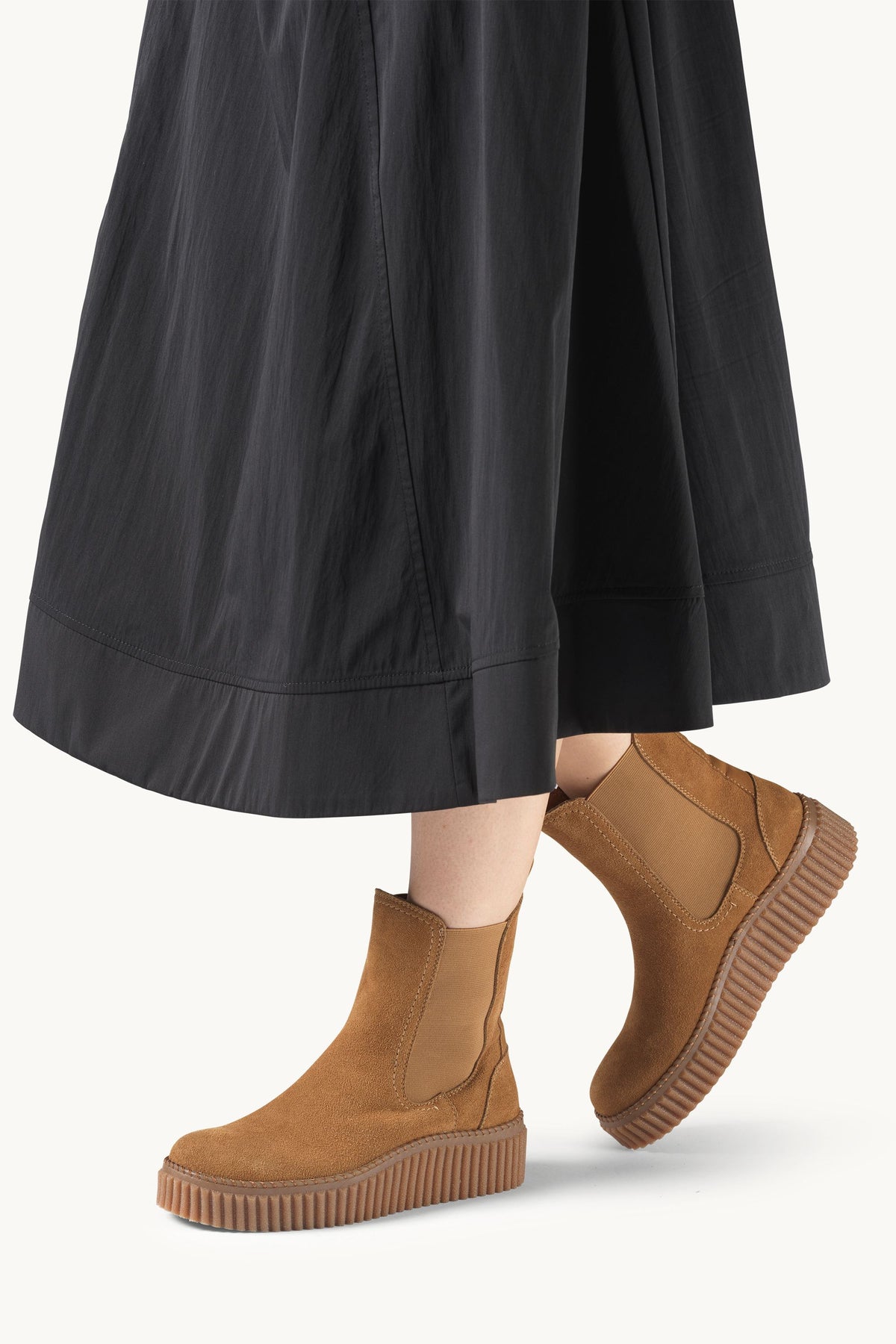 Suede Chelsea Boots - Cashew Clay