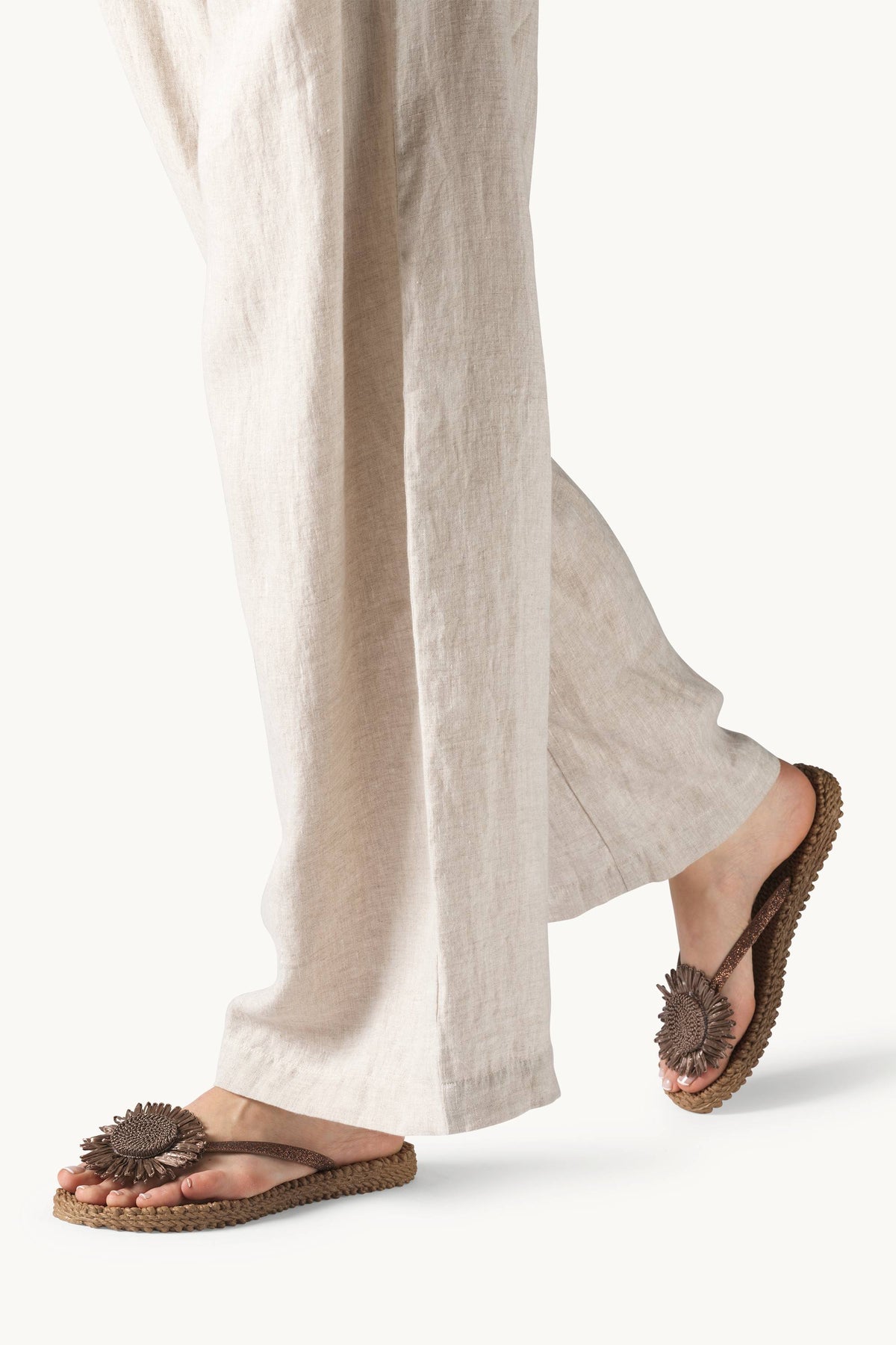 Flip Flops with Flower - Mocca